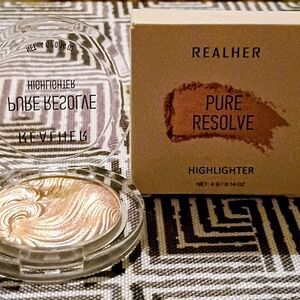 REALHER Pure Resolve Highlighter Champagne 0.14oz NEW Glow Shimmer Makeup